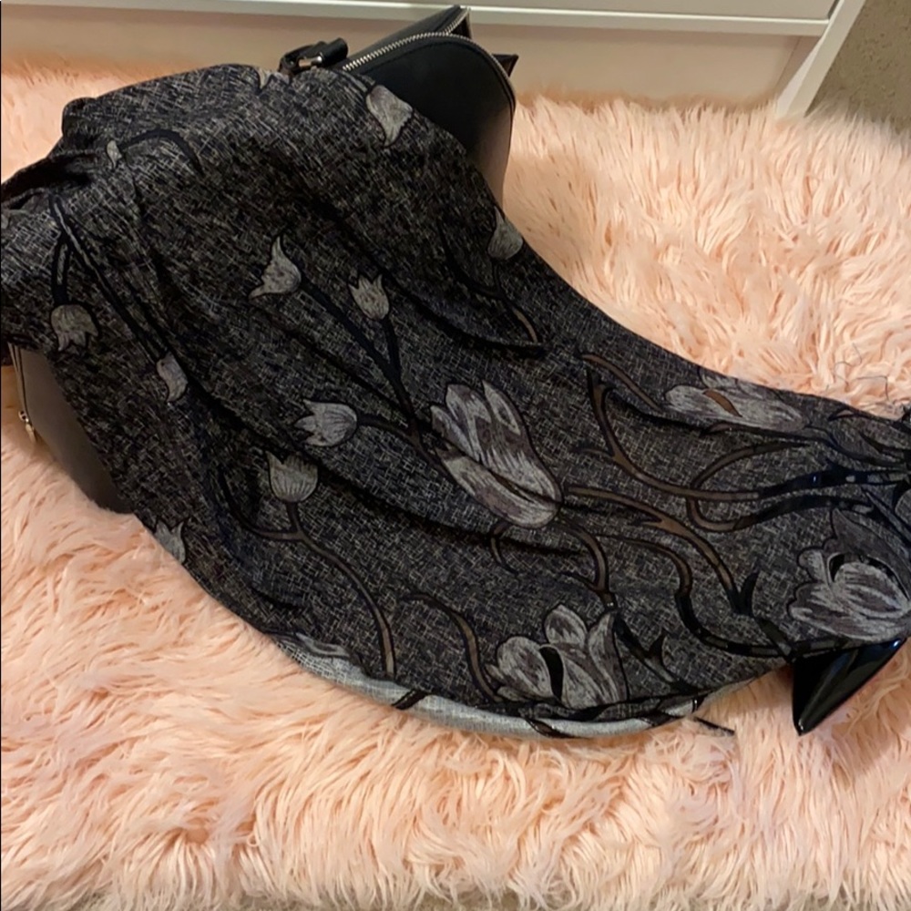 Scarf - Picture 4 of 4